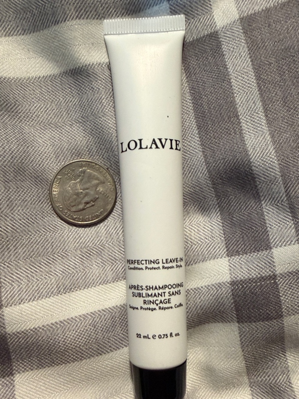 🍄6$26 Lolavie perfecting leave in .75  NWT